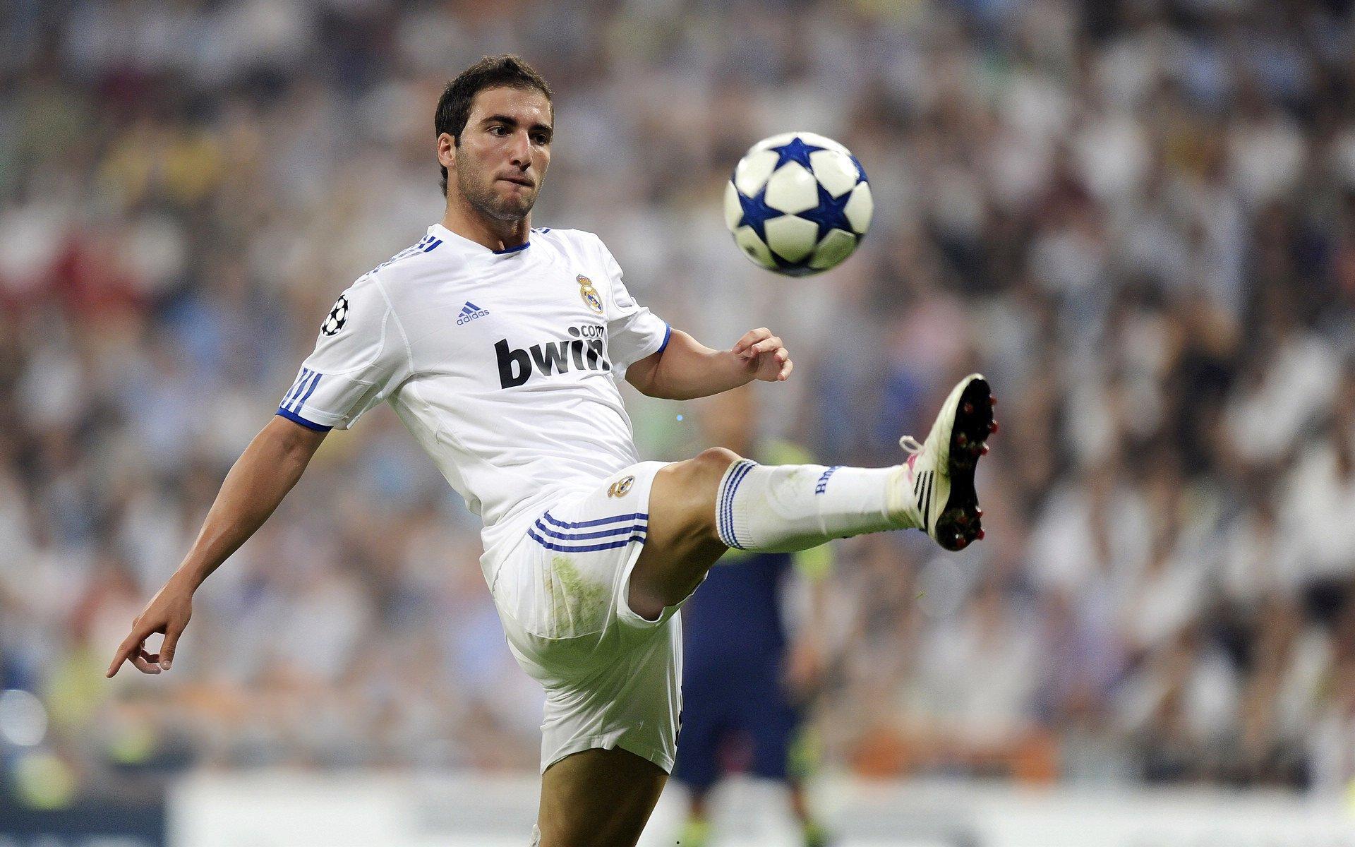 华体会线上入口|莫德里奇与C罗，平行宇宙中的足球对话—米兰豪门的未竟之梦